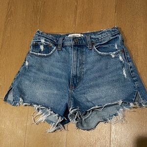 Abercrombie & Fitch, curve love jean shorts